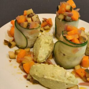 Roll di zucchine con verdurine miste e crema di avcato e noci Cookit4Me cucina sana HomeChef